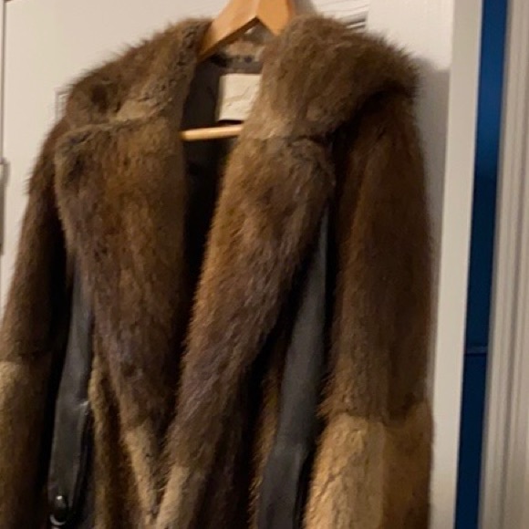 Margulis furs Clayton - Picture 3 of 12
